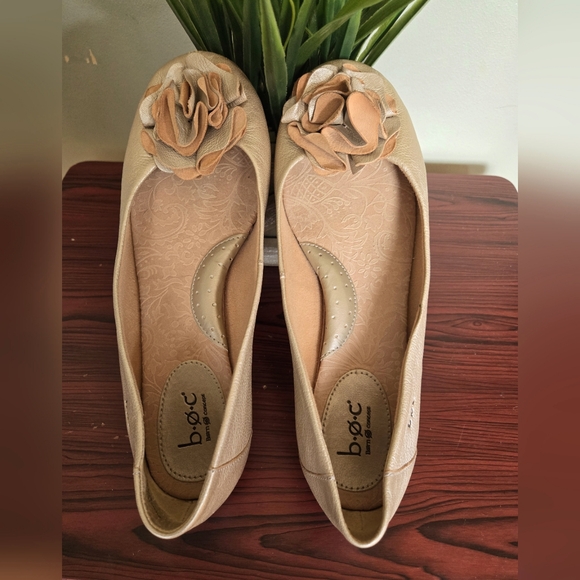 Born Concept Loafers ✨️ sz 9 Metallic Tan - Picture 1 of 9